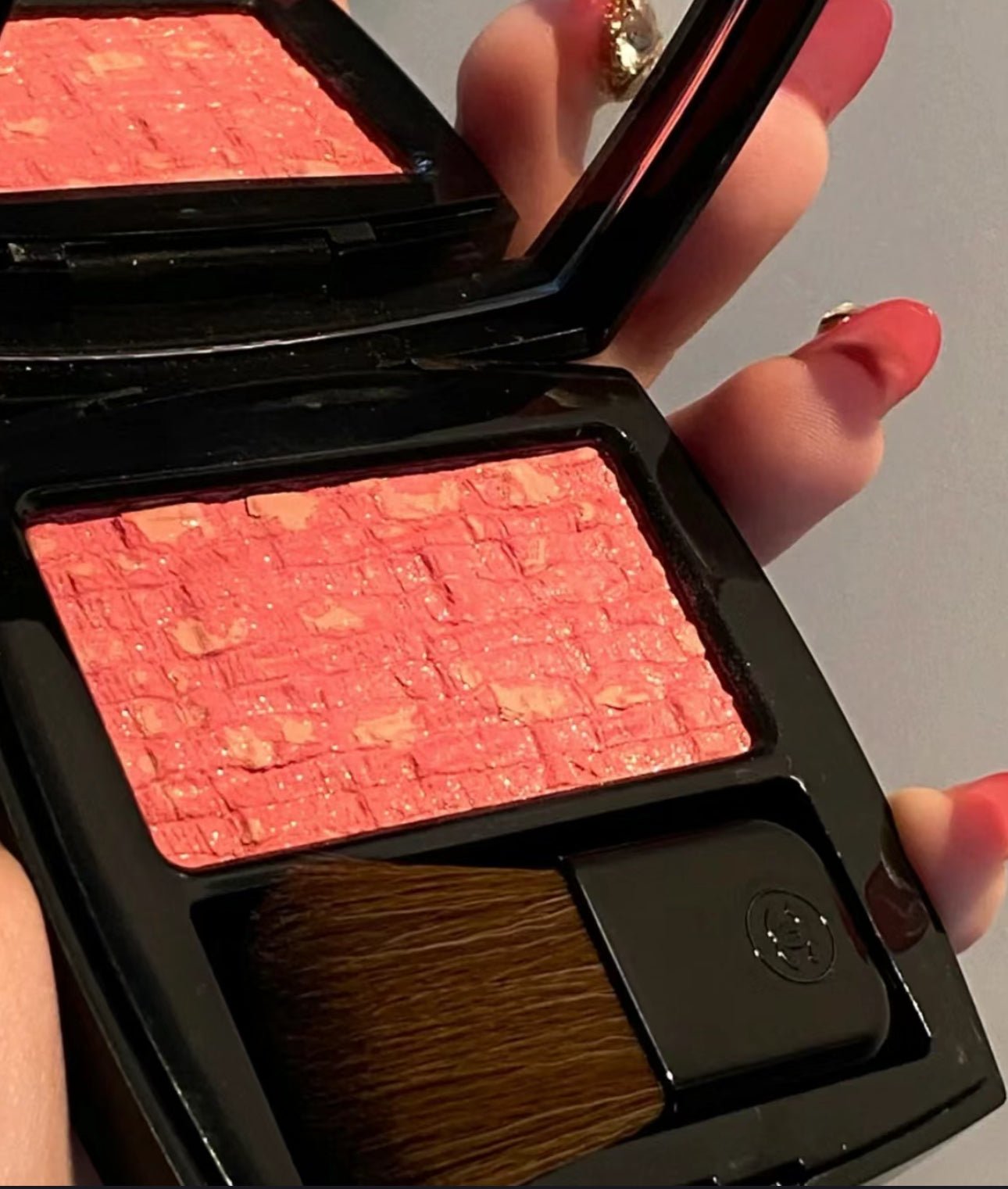 CHANEL編織格紋胭脂 130 TWEED EVANESCENT 冷門豆沙蜜桃玫瑰 - La Fée Beauty