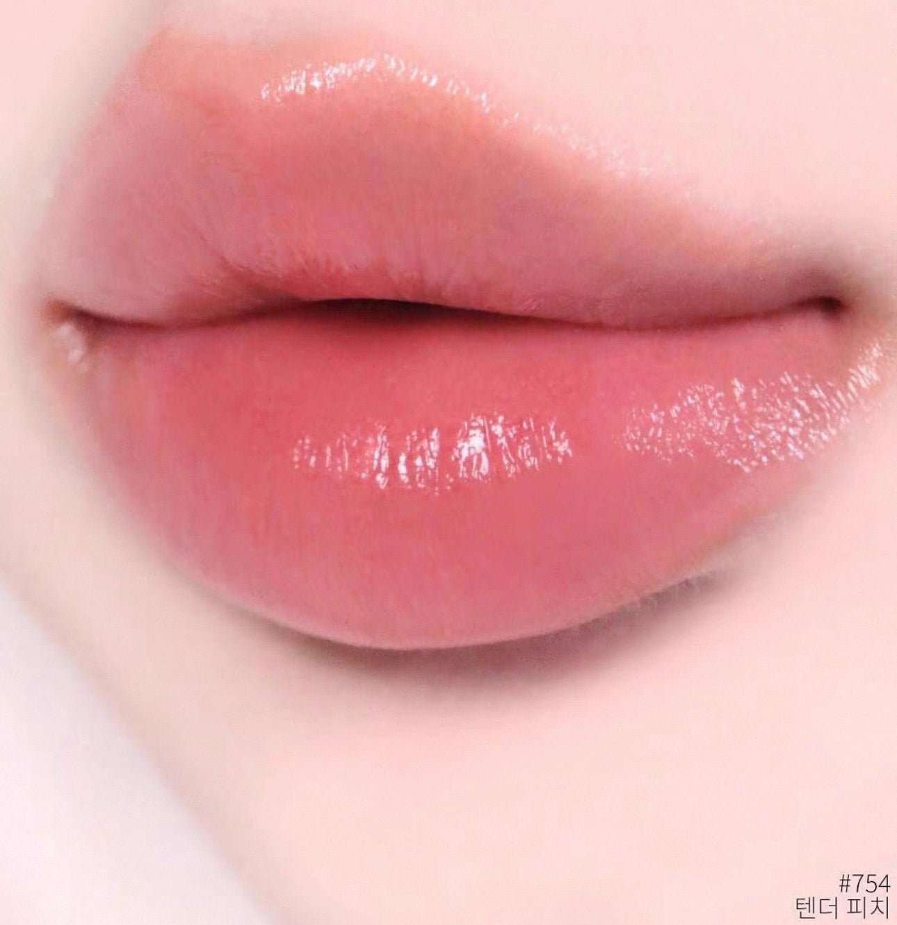 CHANEL 香奈兒 ROUGE COCO BAUME 水凝亮澤護唇膏 754 - TENDER PEACH - La Fée Beauty