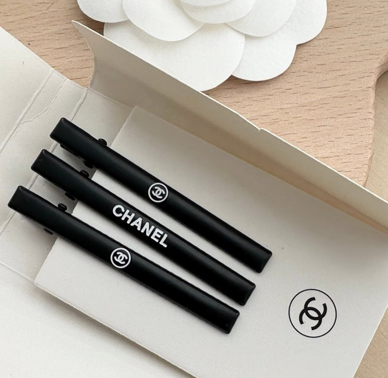 CHANEL 香奈兒 Vip生日會員禮 一字型髮夾 - La Fée Beauty
