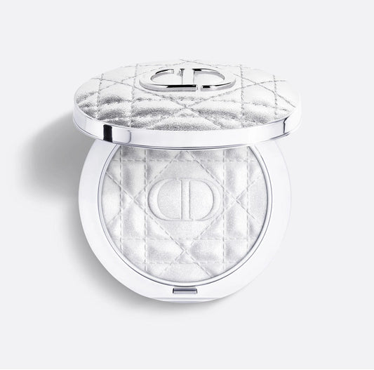 Dior 新品 恆久貼肌亮采蜜粉餅 6g - La Fée Beauty