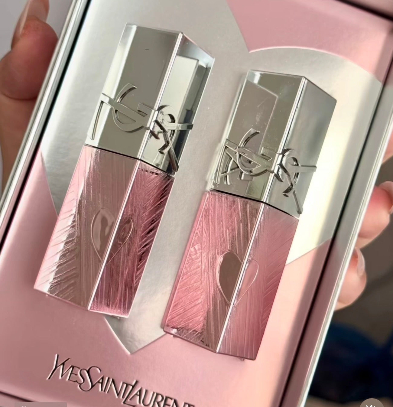 YSL 2026 七夕限定「LOVE LIGHT 粉銀燦光」系列 水光 易上色自然亮澤 5.5ml #445 野欲清桃