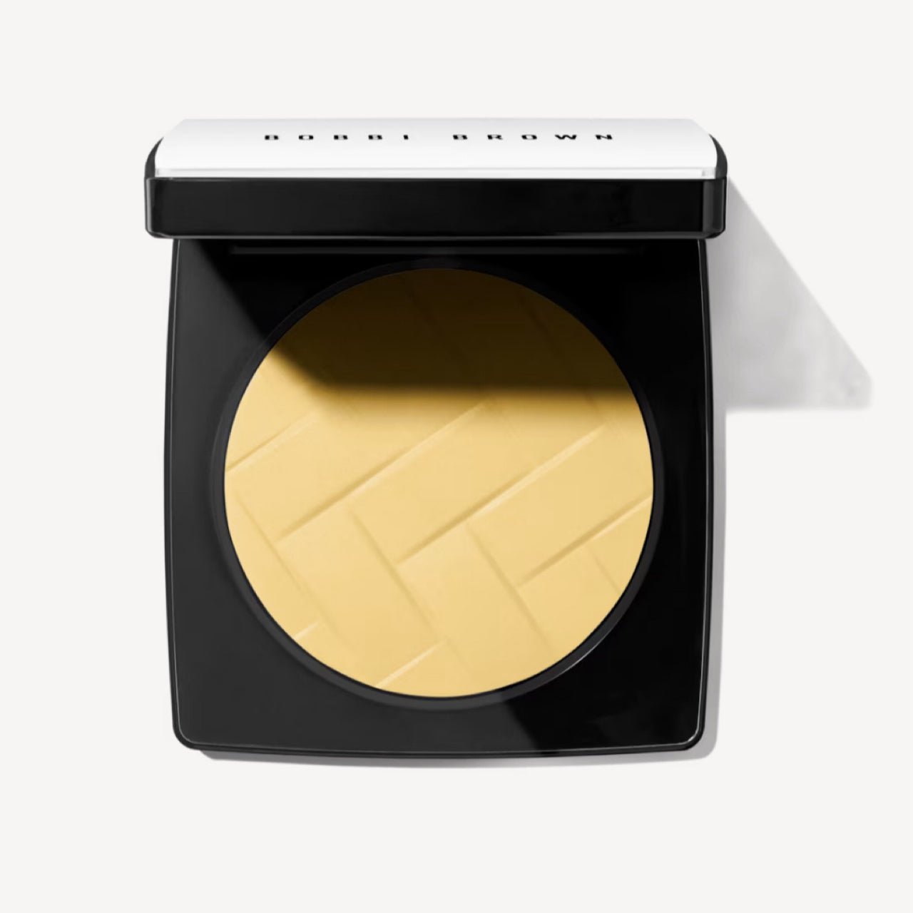 Bobbi Brown Vitamin Enriched Pressed Powder 全新維他命輕透定妝粉餅 8g - La Fée Beauty