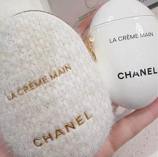 CHANEL 2026聖誕限定 滋養精華護手霜 50ml 配套粗花呢收納包 - La Fée Beauty