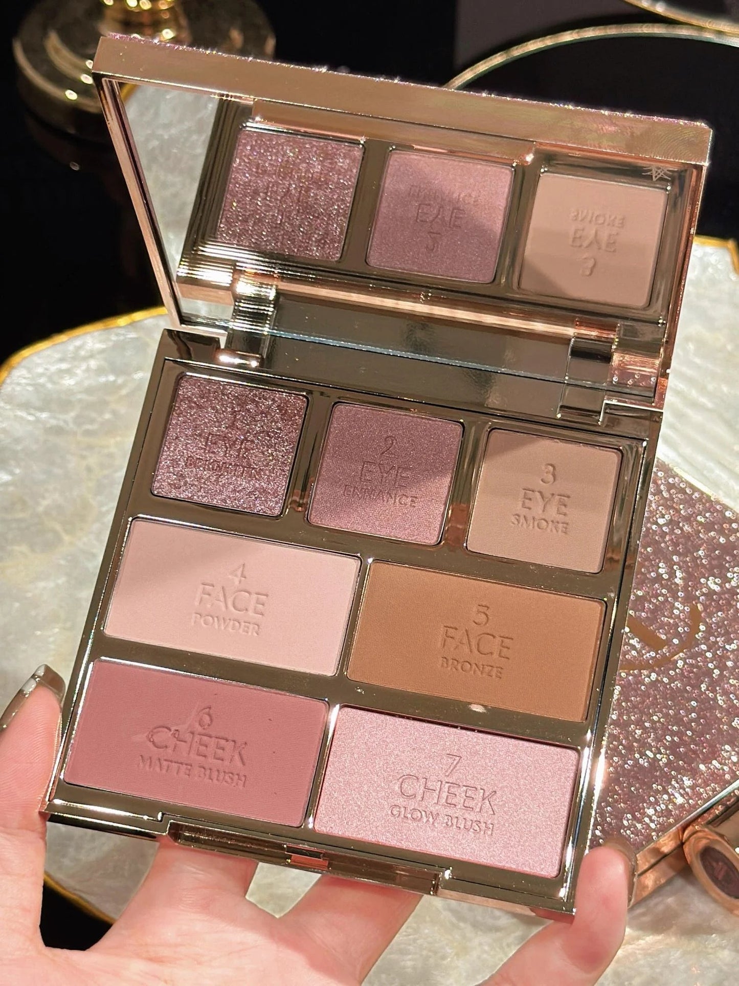 CHARLOTTE TILBURY 面部綜合彩妝盤 HOLLYWOOD INSTANT LOOK IN A PALETTE PRETTY, GLOWING BEAUTY - La Fée Beauty