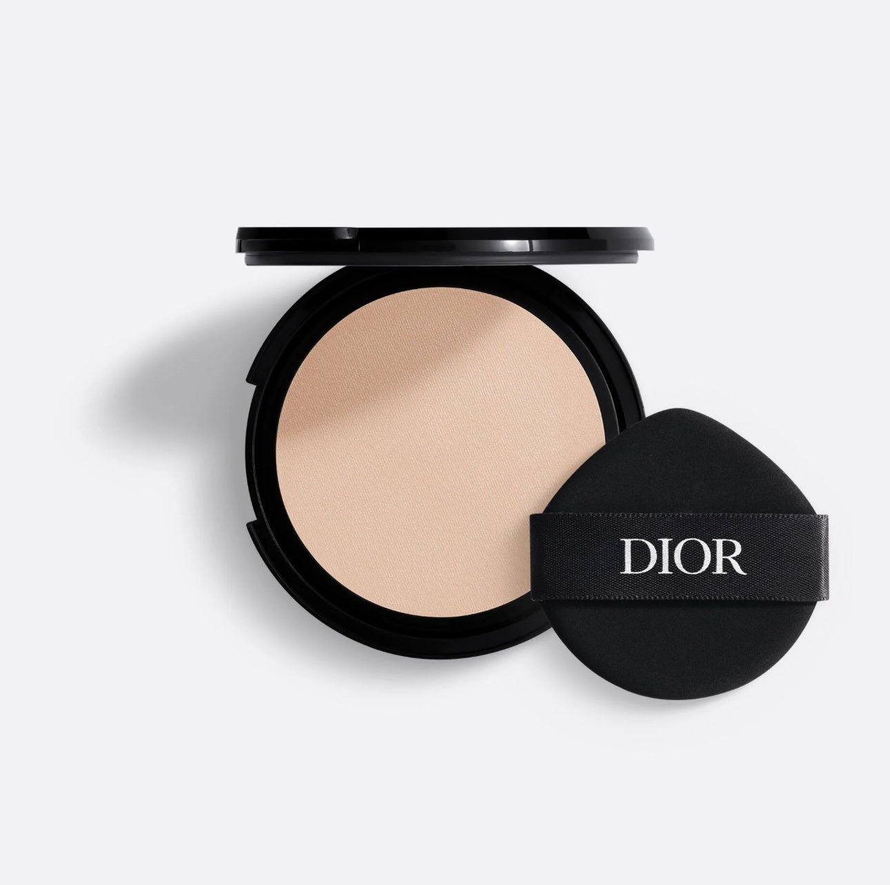 Dior 限量銀色皮 恆久貼肌透亮氣墊粉底 SPF50 13g - La Fée Beauty