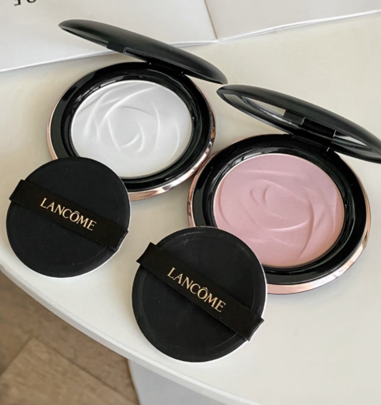 LANCOME 新品 零粉感超持久柔焦蜜粉餅 持妝大粉餅 - La Fée Beauty