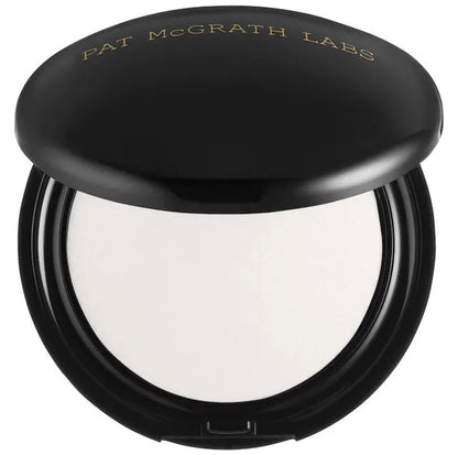 PAT Mcgrath Labs Skin Fetish Sublime Perfection Blurring Under-Eye Powder 眼下蜜粉 眼部定妝 4g - La Fée Beauty