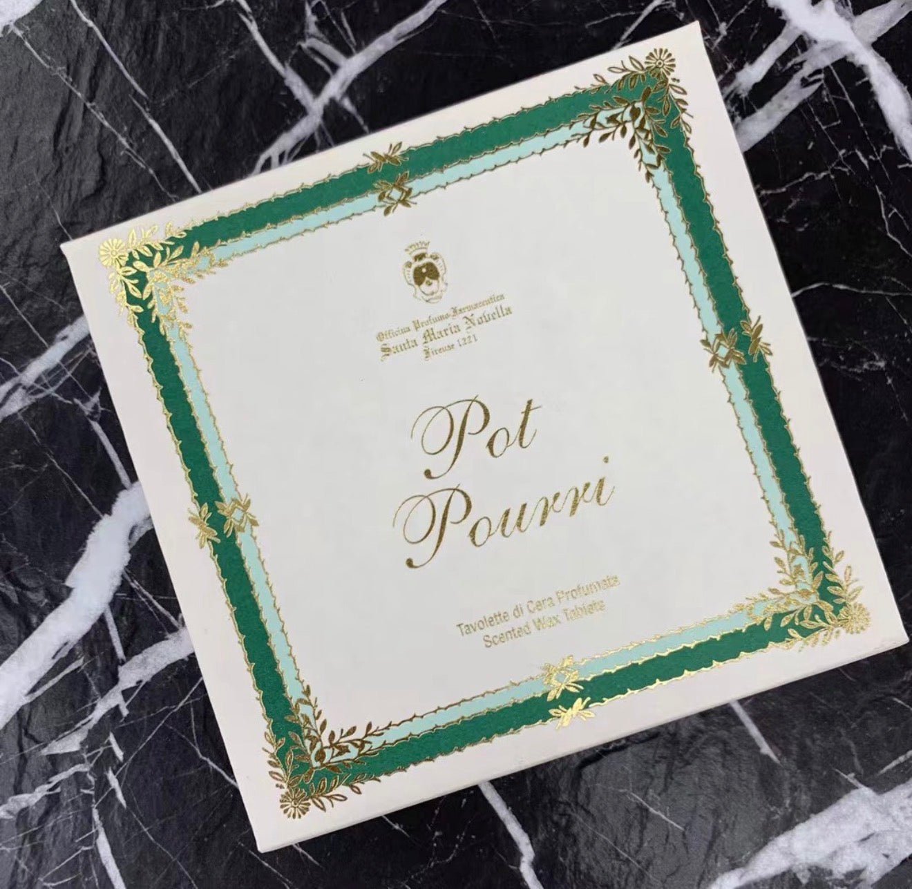 Santa Maria Novella Tavolette Di Cera Profumata Scented Wax Tablets 意大利當代皇室御用品牌:聖塔瑪利亞諾維拉修道院-衣櫃香薰蠟片 30g x2 - La Fée Beauty