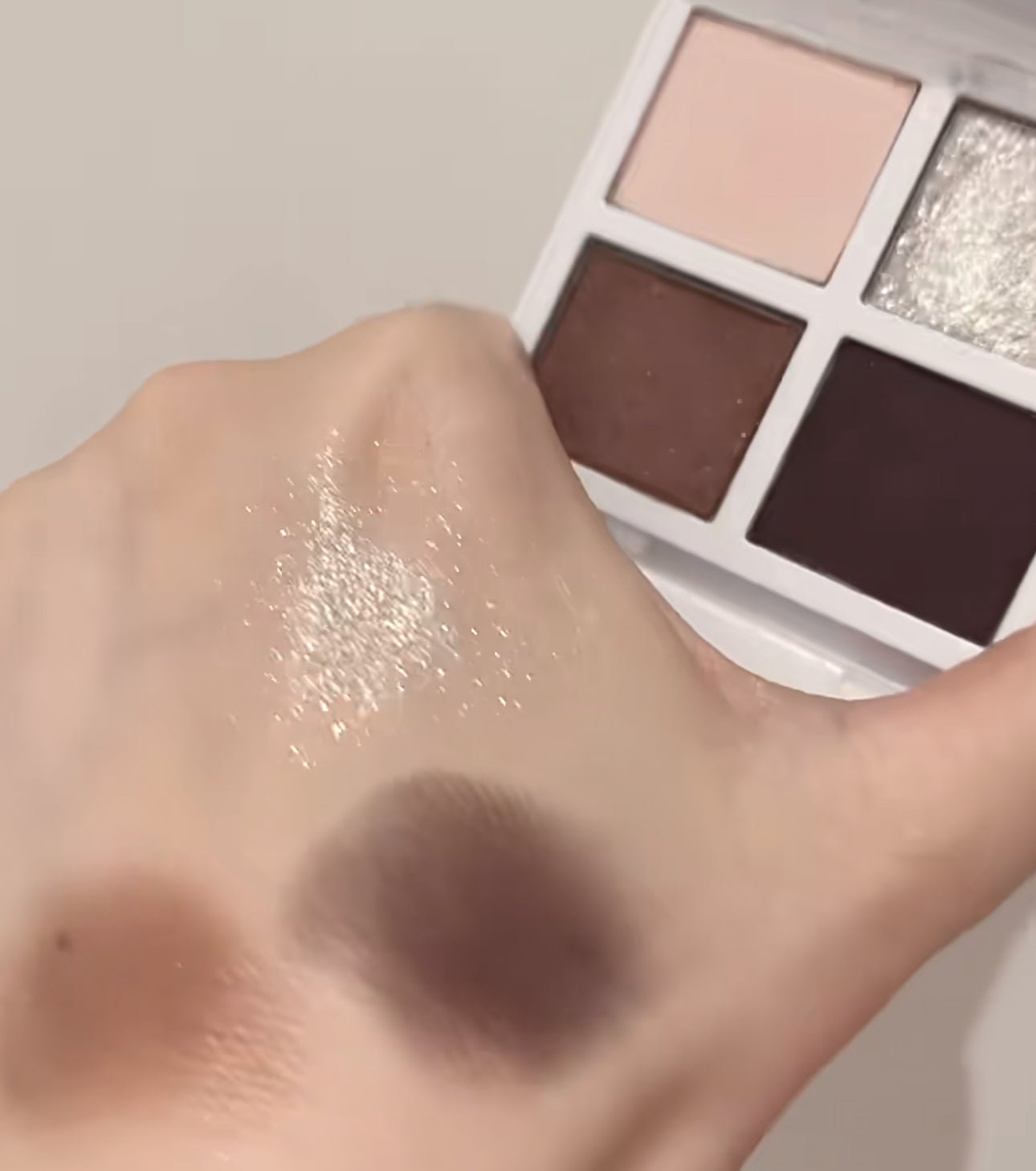 TOMFORD 白盤限定 24聖誕限量 雪映流光眼影盤 01-black diamond - La Fée Beauty