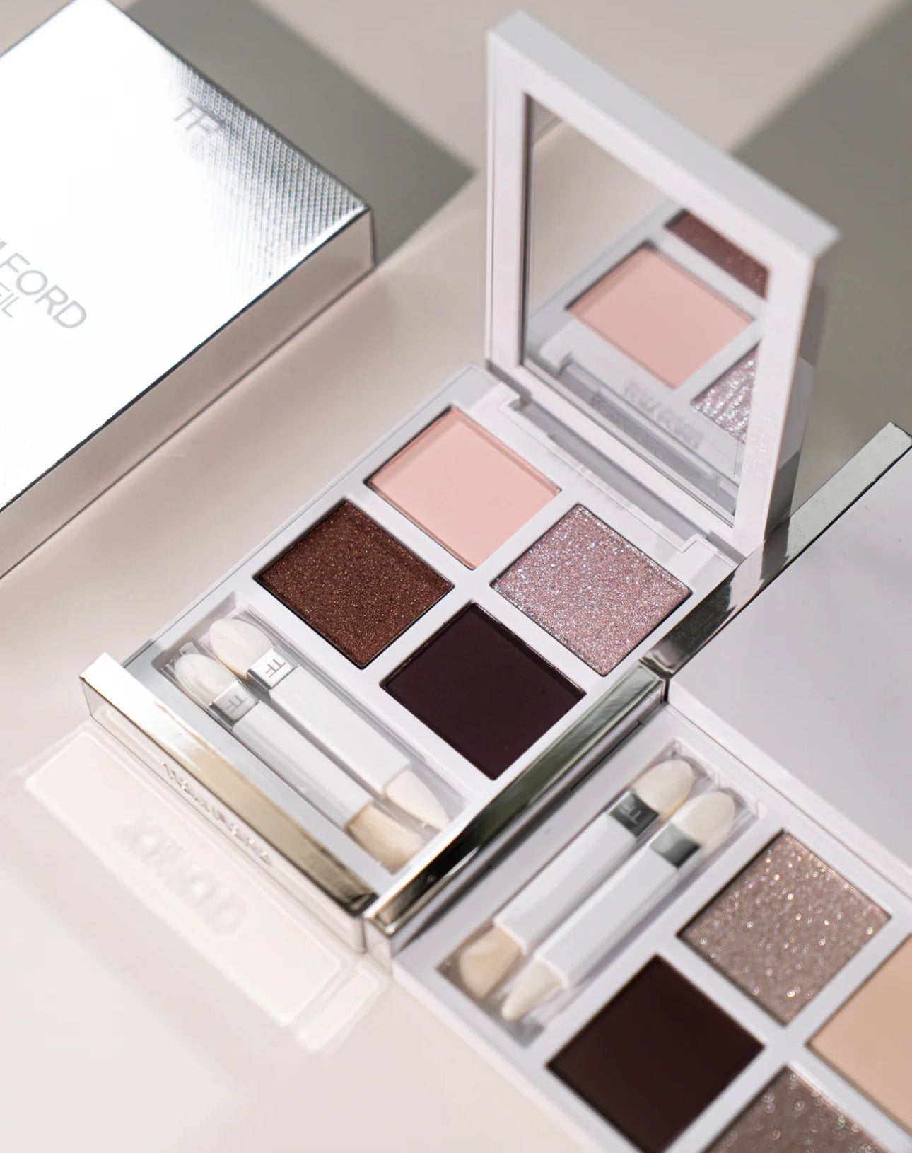 TOMFORD 白盤限定 24聖誕限量 雪映流光眼影盤 01-black diamond - La Fée Beauty