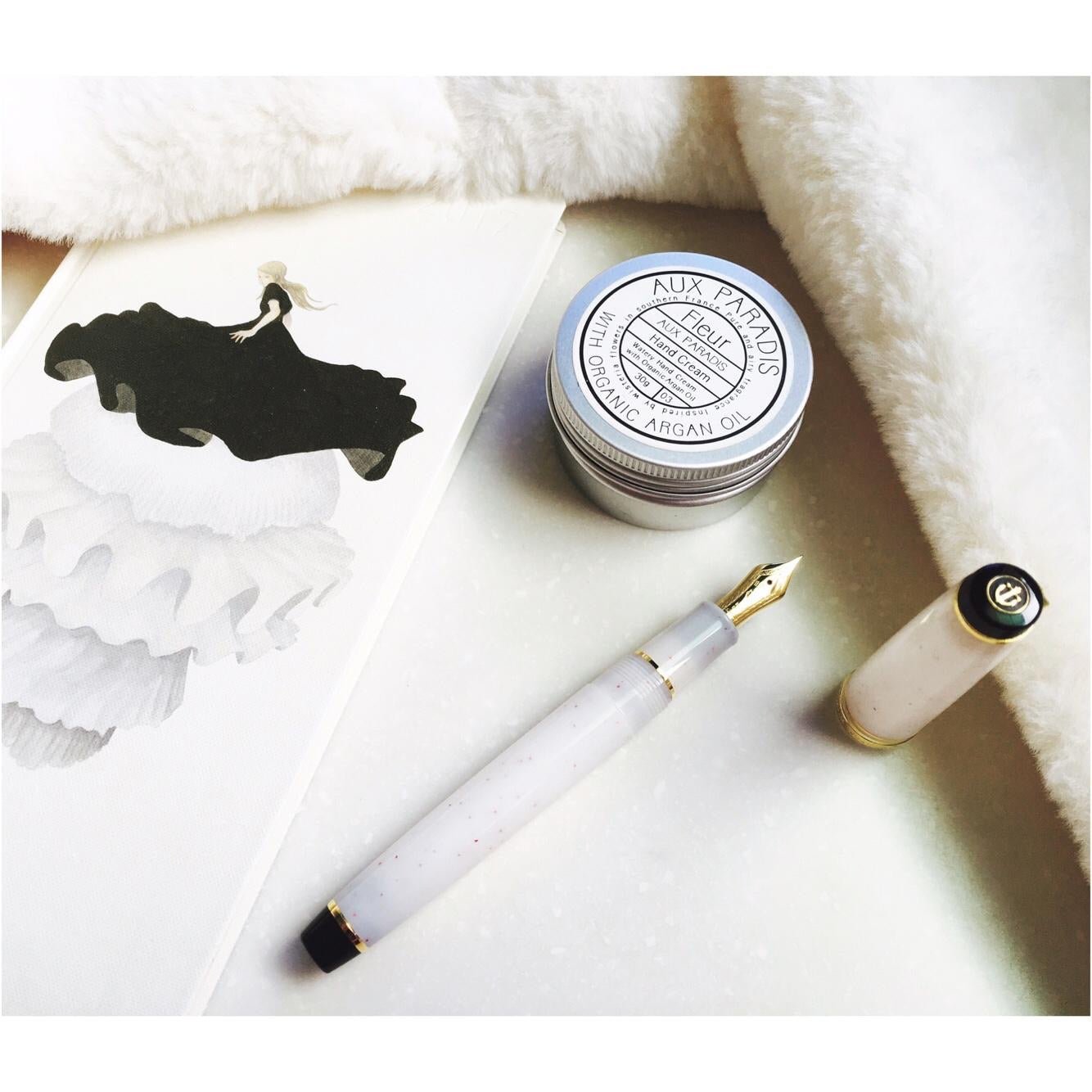 AUX PARADIS Aromatic Hand Cream 香護手霜 75g - La Fée Beauty