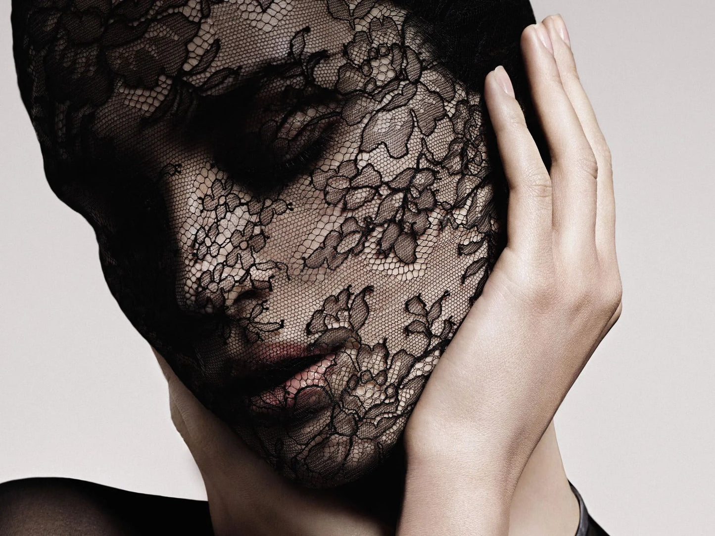GIVENCHY 墨藻珍萃蕾絲面膜 18ml × 4 - La Fée Beauty