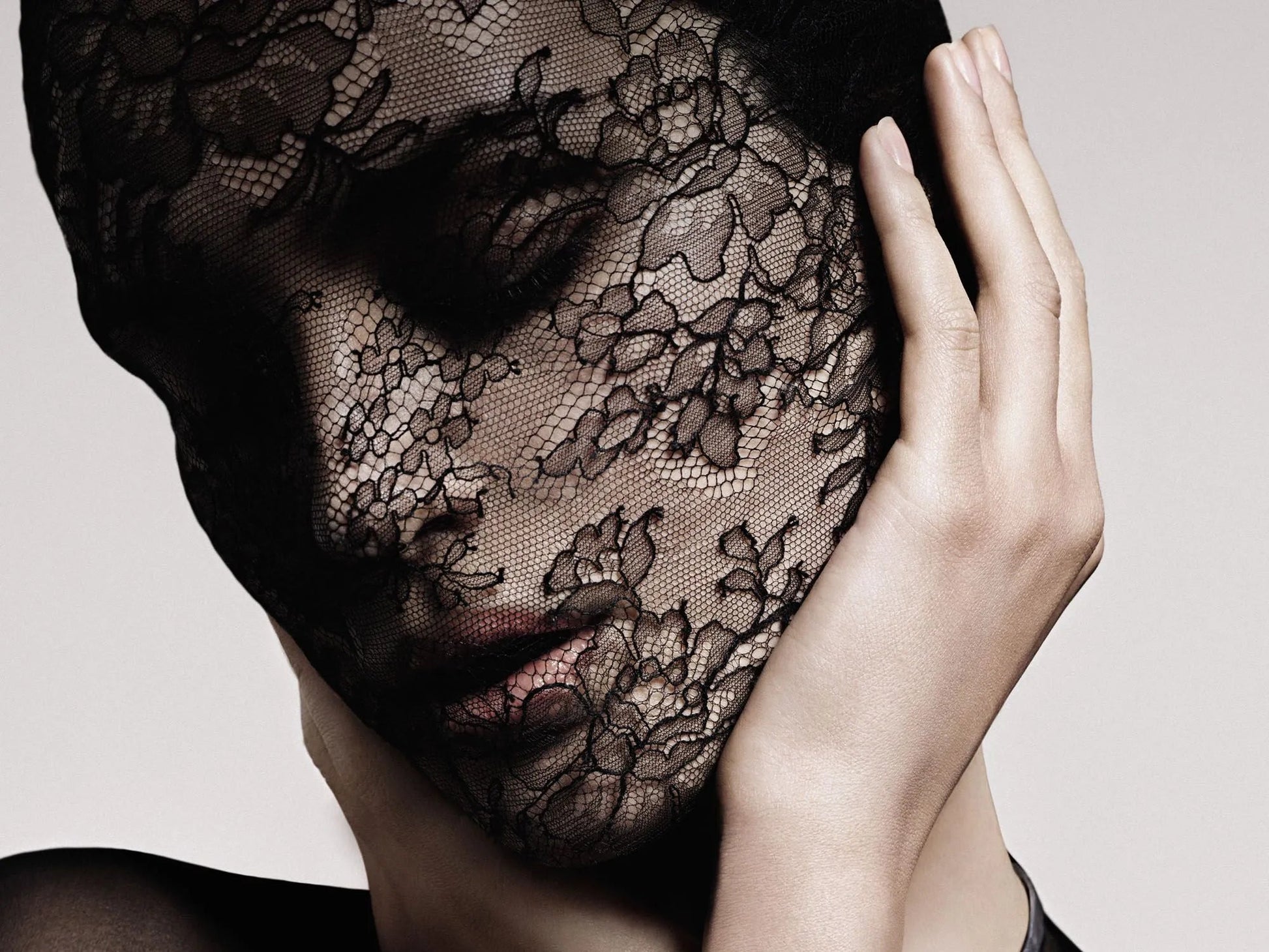 GIVENCHY 墨藻珍萃蕾絲面膜 18ml × 4 - La Fée Beauty