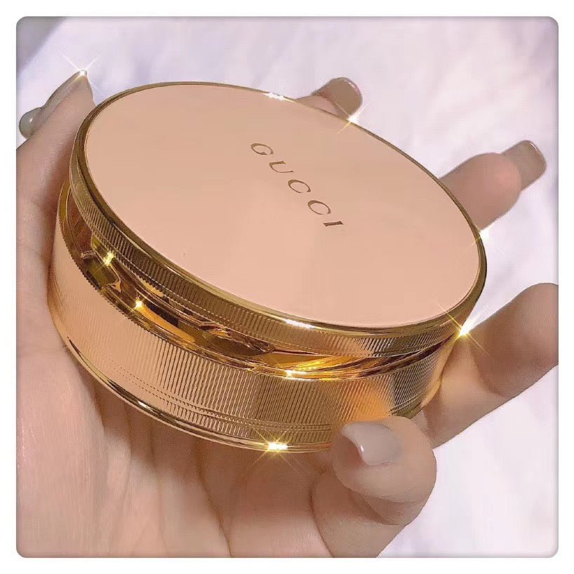 GUCCI 古馳 透亮柔滑蜜粉餅 定妝控油 帶粉撲絲絨袋 10g - La Fée Beauty