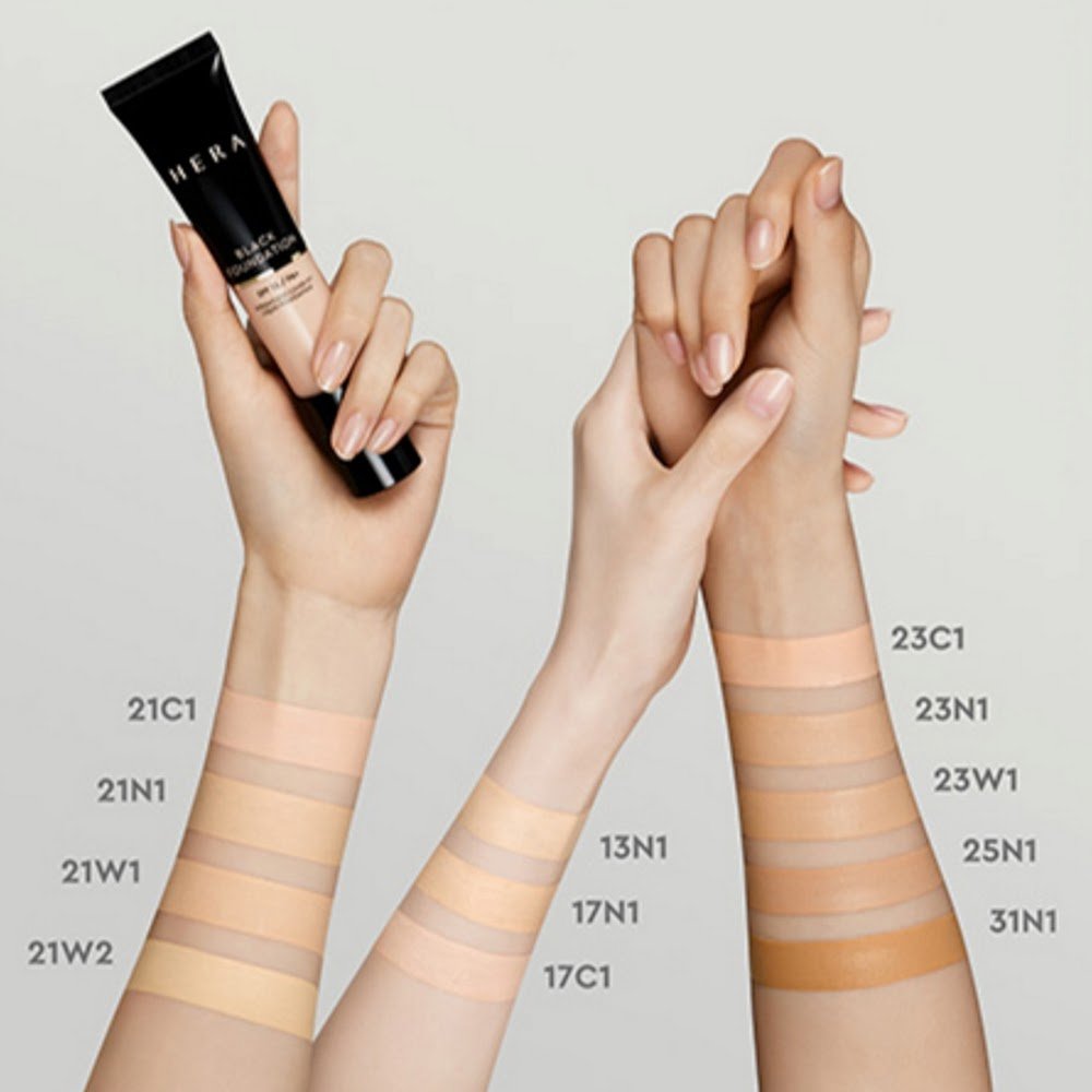韓國 HERA赫拉 BLACK FOUNDATION 黑色粉底SPF 15 / PA+ 35ml - La Fée Beauty