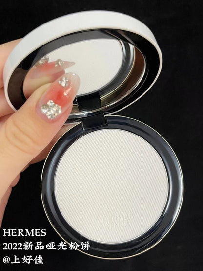 Hermès Plein Air, Radiant matte powder, Nuage 霧面煥顏蜜粉餅 01 - La Fée Beauty