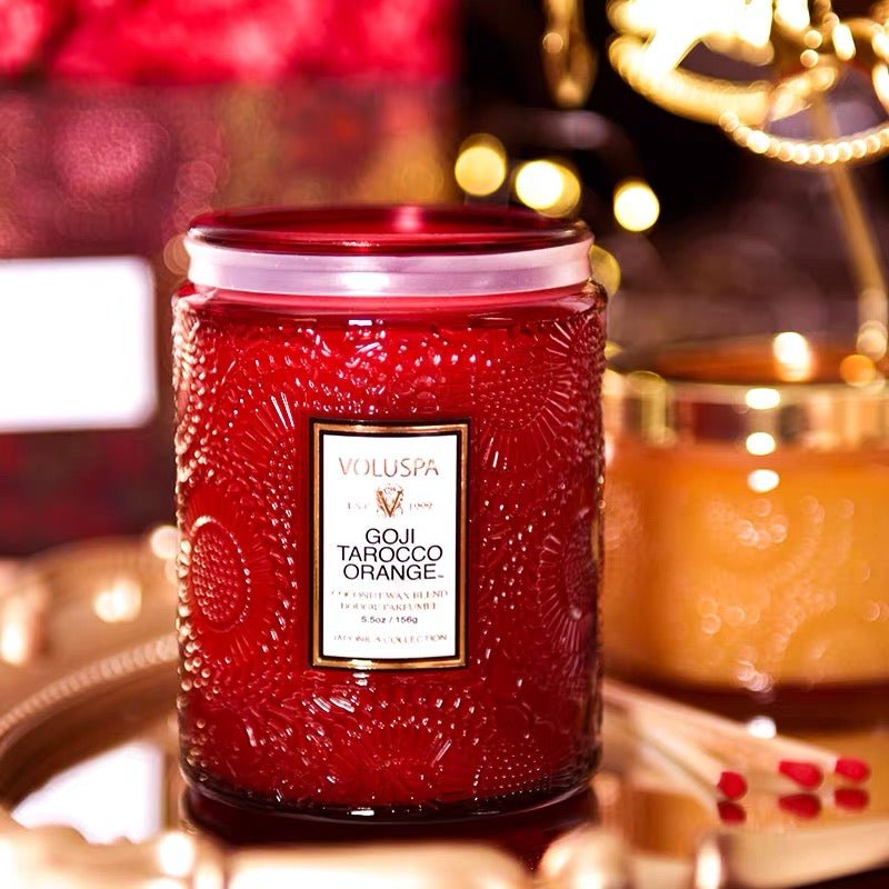 Voluspa 浮雕罐香薰蠟燭 Goji Tarocco Orange 枸杞黃金紅橙 156g - La Fée Beauty